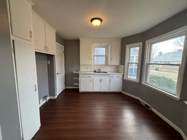 Building Photo - 4340 Asbury Dr