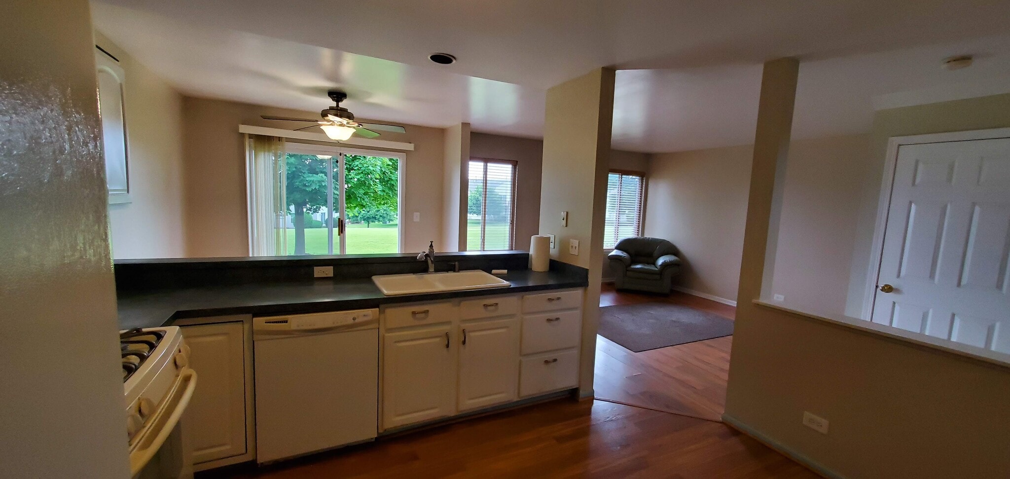 Building Photo - 1522 Meadowsedge Ln