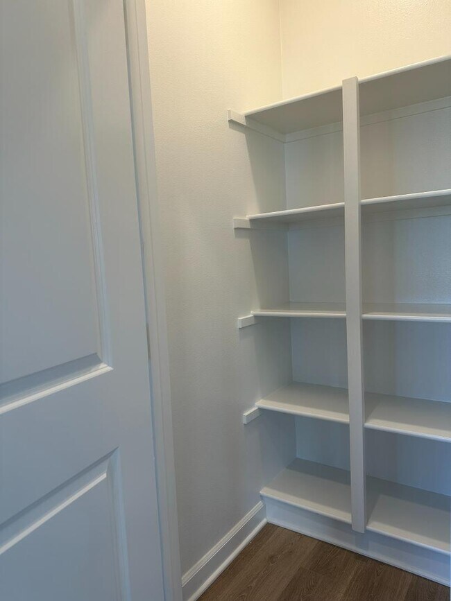 Building Photo - 2055 Woolem Pl