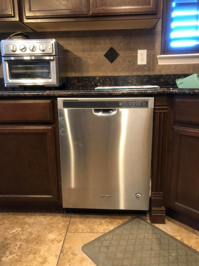 Building Photo - 3132 Tunnel Point Way