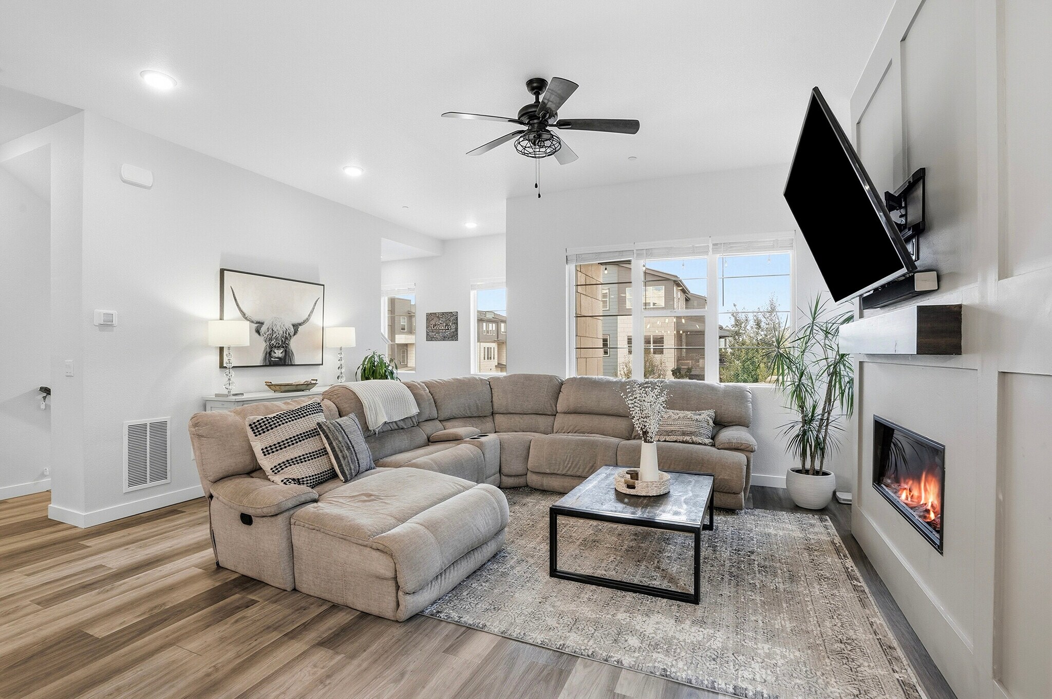 Building Photo - 6793 Navajo Way
