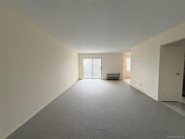 Building Photo - 175 Maple Ave