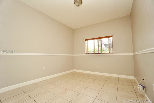 Building Photo - 13424 SW 122nd Ave