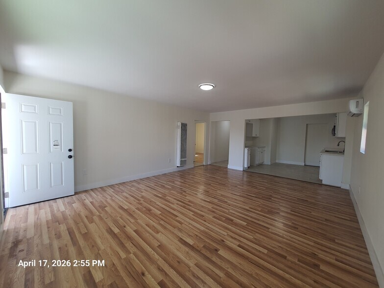 Living room - 515 W 104th St