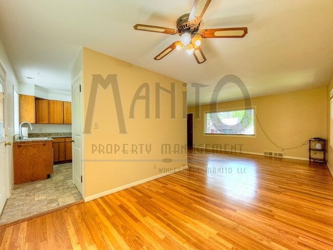Building Photo - Tranquil Home Steps from Manito Park