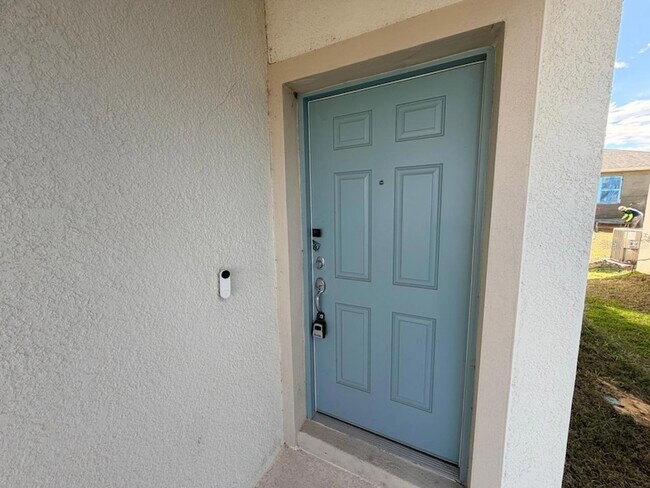 Building Photo - 3845 Blue Vale Dr