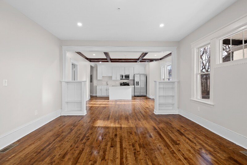 Building Photo - 12 Woodford St