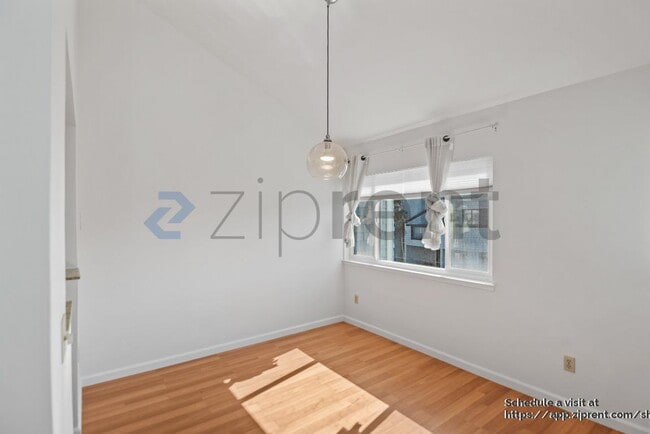 Building Photo - 426 Barnegat Ln