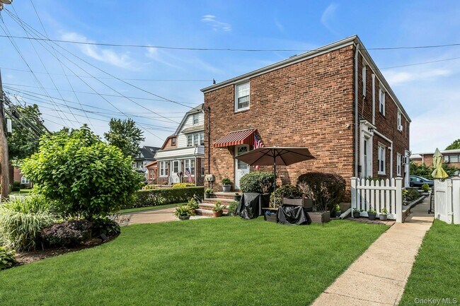 Building Photo - 53 Carnation Ave