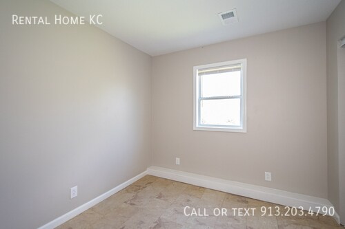 Building Photo - 1016 W Ashbury St