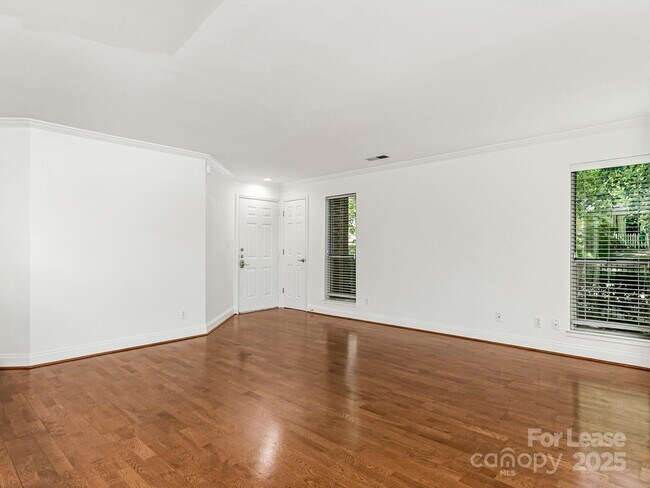 Building Photo - 2506 Cranbrook Ln