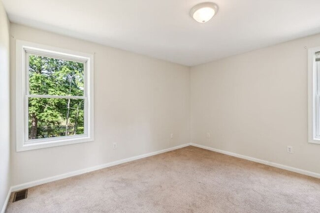 Building Photo - 61 Julian Huxley Ln