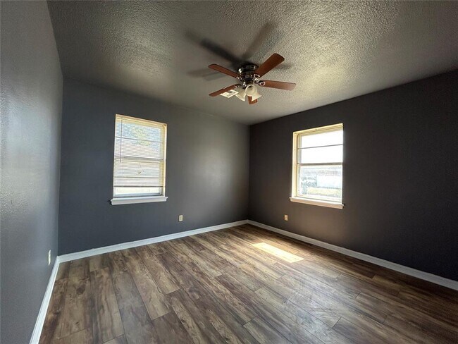 Building Photo - 6905 NW 60th St