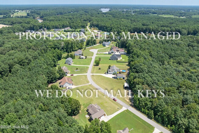 Building Photo - 6654 Colleen Dr
