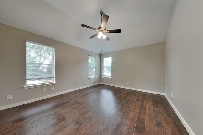 Building Photo - 2916 Tower Bridge Ct