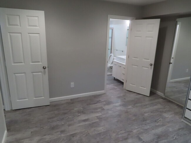 Building Photo - Immaculate one bedroom condo in Mira Mesa / Scripps Ranch Area