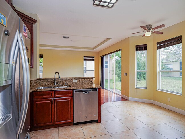Building Photo - 5648 Spanish River Rd