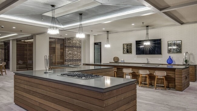 Building Photo - 4139 Bellaire Blvd