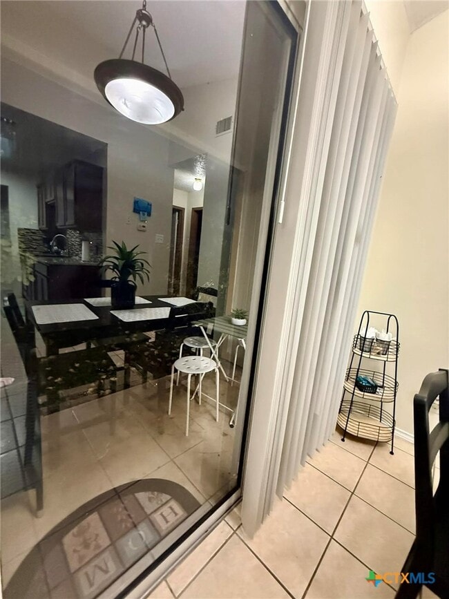 Building Photo - 907 Haynes Dr