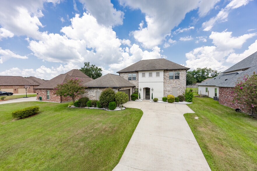 Building Photo - 37436 Amalfi Dr