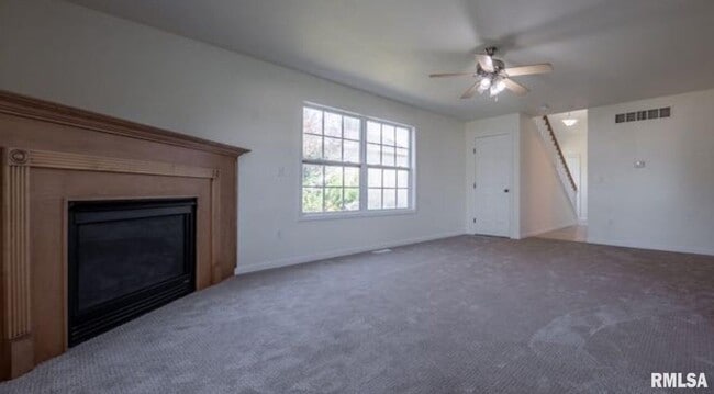 Building Photo - 1611 W Geneva Rd