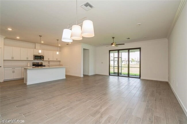 Building Photo - 19121 Hinkley Dr