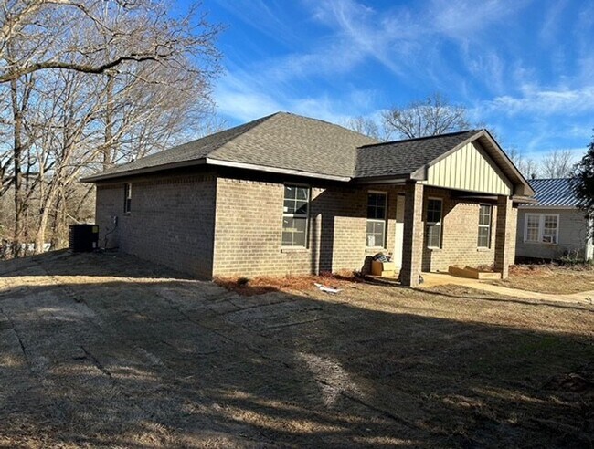 Building Photo - 204 Eastcrest Dr