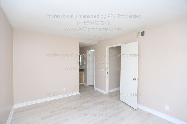 Building Photo - 2000 W Palmyra Ave