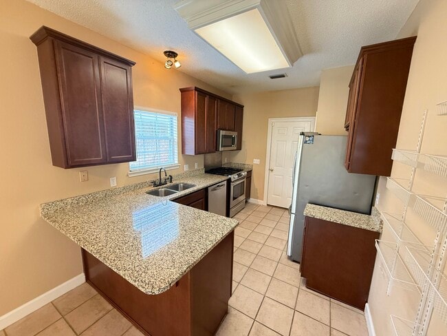 Building Photo - 9697 Leeward Way