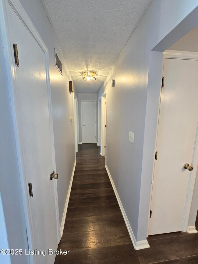 Building Photo - 9313 Le Beau Ct