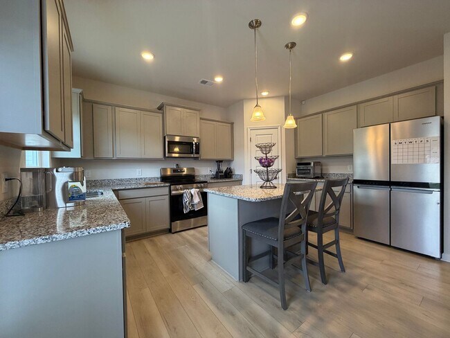 Building Photo - 26 Busby Dr SE