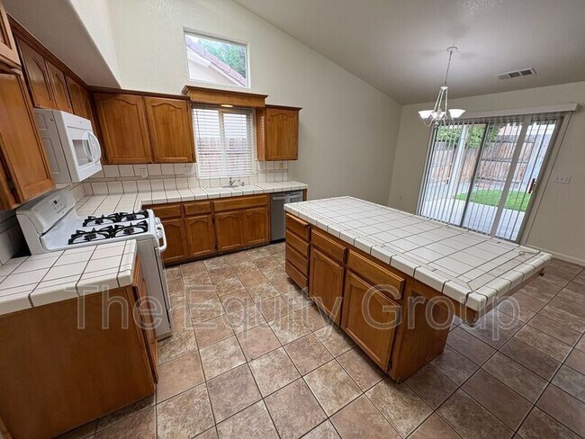 Building Photo - 3432 S Martin Ct