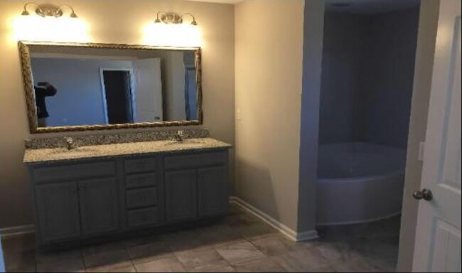 Building Photo - 222 Press Way