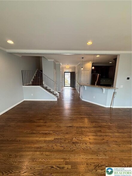 Building Photo - 4528 Bellflower Way