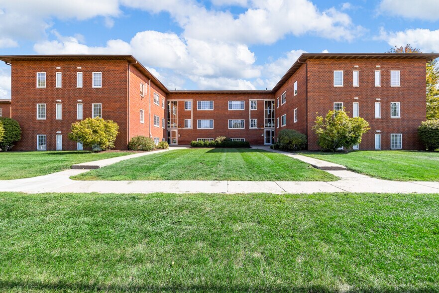 Building Photo - 100 Grandview Ct