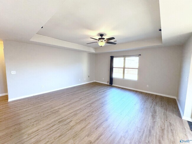 Building Photo - 121 Daymark Dr