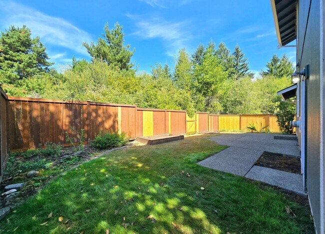 Building Photo - 12013 1st Pl SE