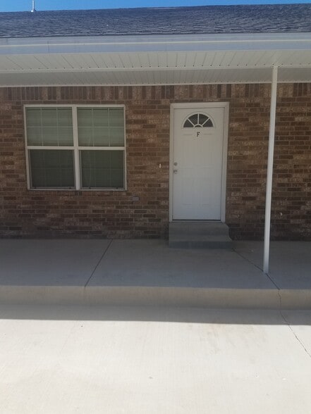 Building Photo - 1618 S Ave G Ave