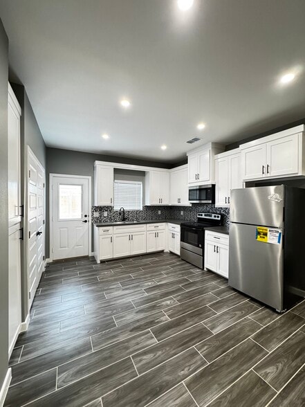 Building Photo - 3304 Whetstone Ave
