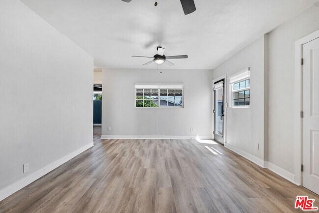 Building Photo - 713 W 118th St