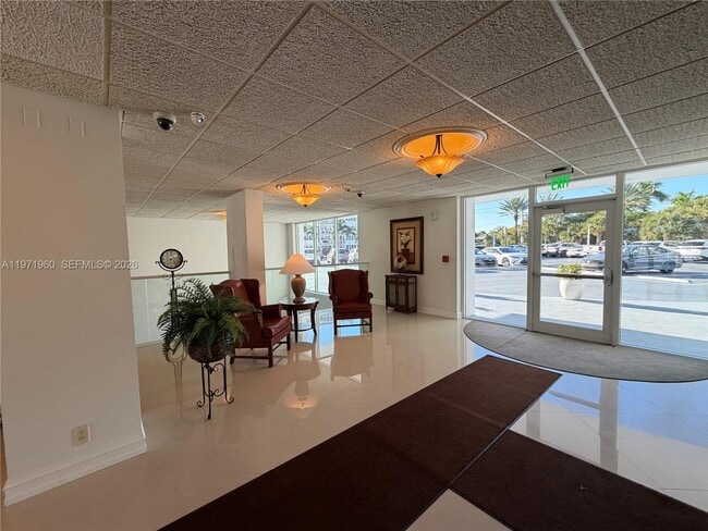 Building Photo - 2715 N Ocean Blvd