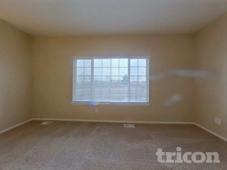 Building Photo - 10444 S Ketchwood Ct