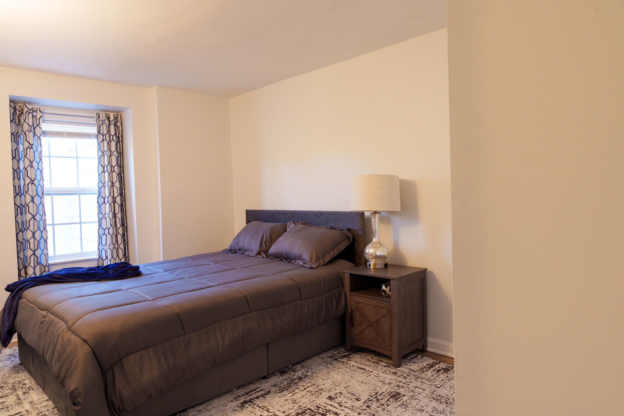 Building Photo - 8439 Pioneer Dr