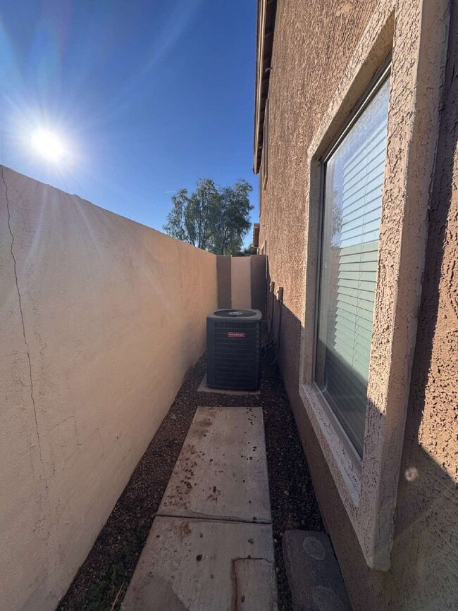 Building Photo - 18 W Desert Vista Trail