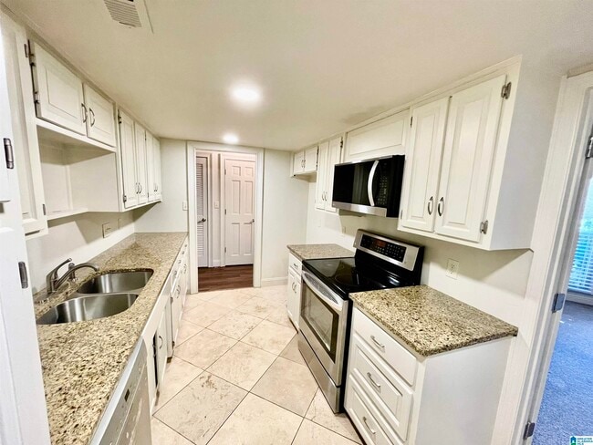 Building Photo - 608 Mountain Laurel Ct