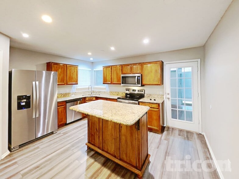 Building Photo - 433 Candlestick Trail