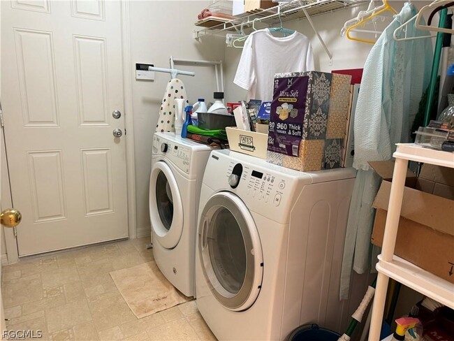 Building Photo - 235 David Ave