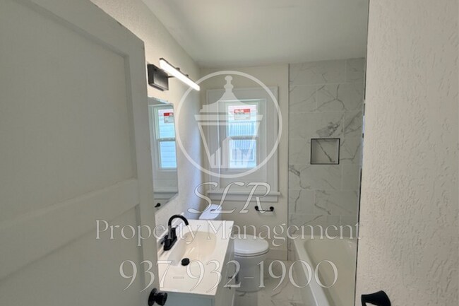 Building Photo - 3925 Hoover Ave