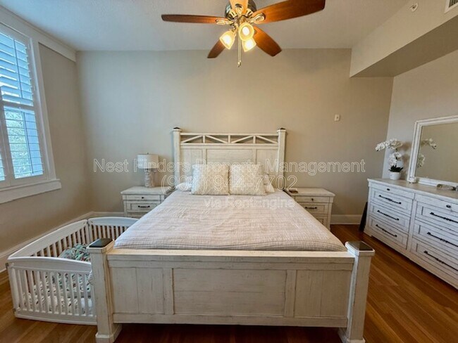 Building Photo - 2525 College St