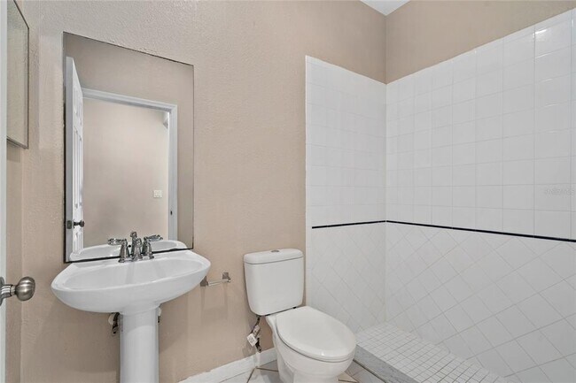 Building Photo - 13821 Amberleigh Rd